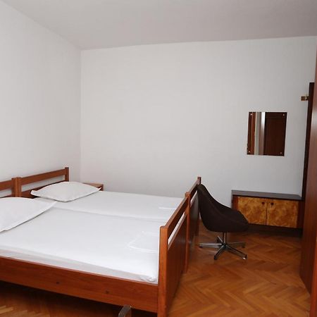Dinka Guesthouse マカルスカ エクステリア 写真