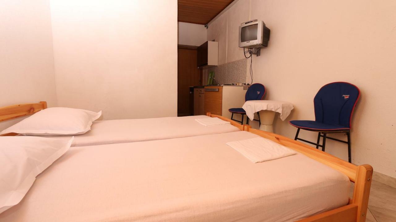 Dinka Guesthouse マカルスカ エクステリア 写真