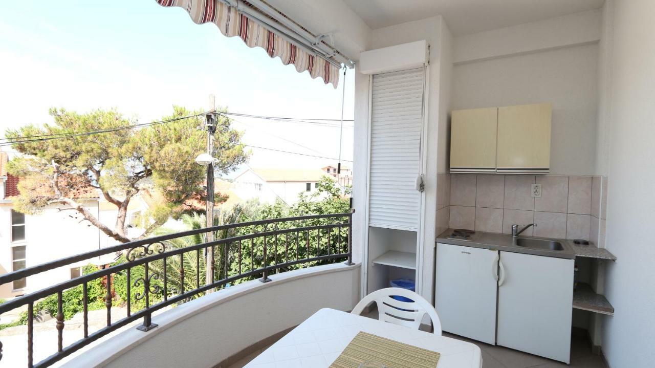 Dinka Guesthouse マカルスカ エクステリア 写真