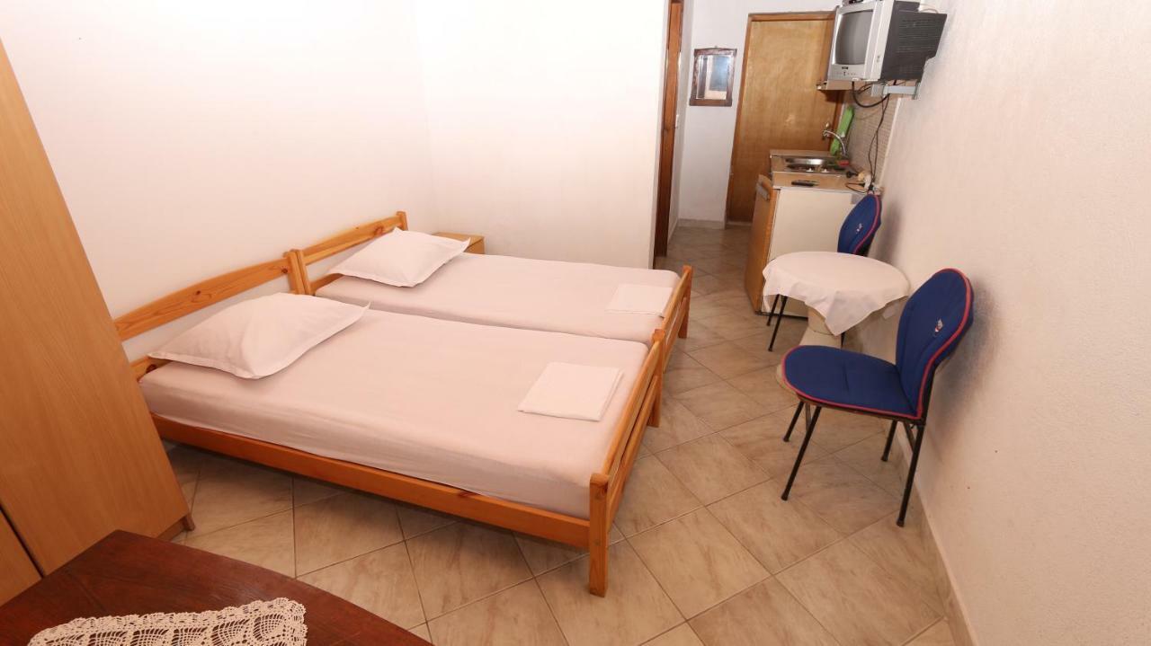 Dinka Guesthouse マカルスカ エクステリア 写真