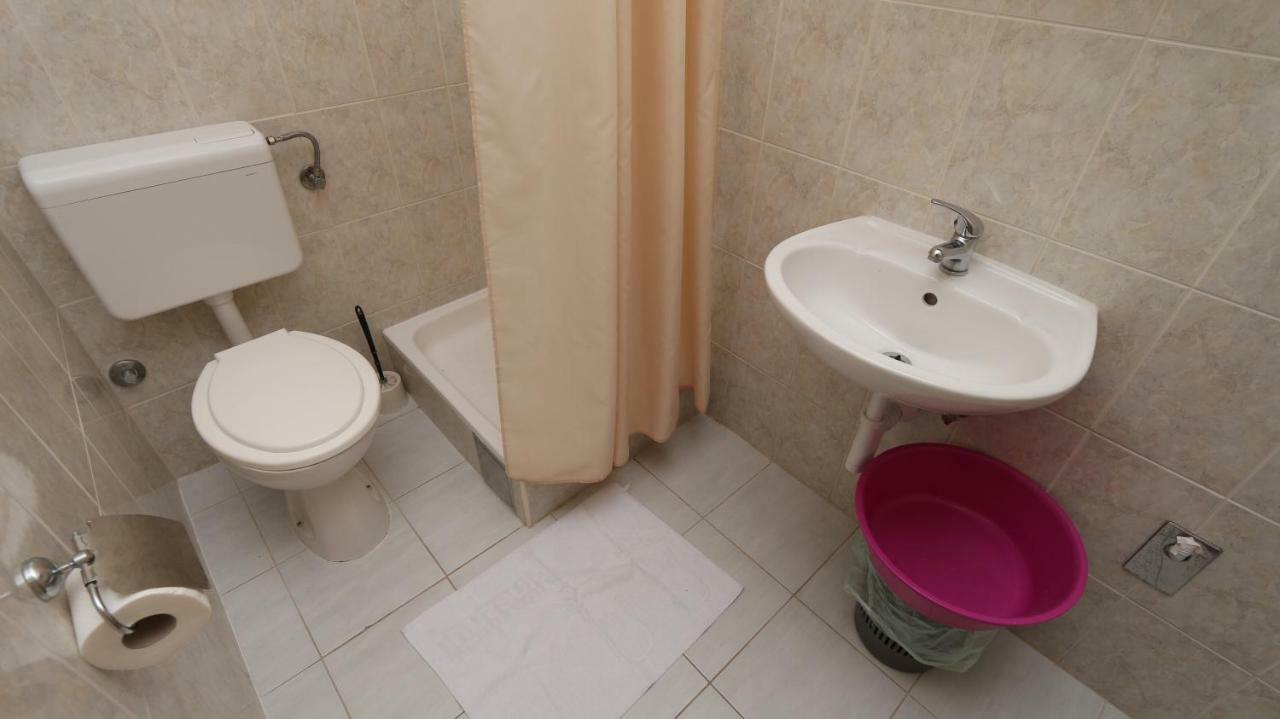 Dinka Guesthouse マカルスカ エクステリア 写真