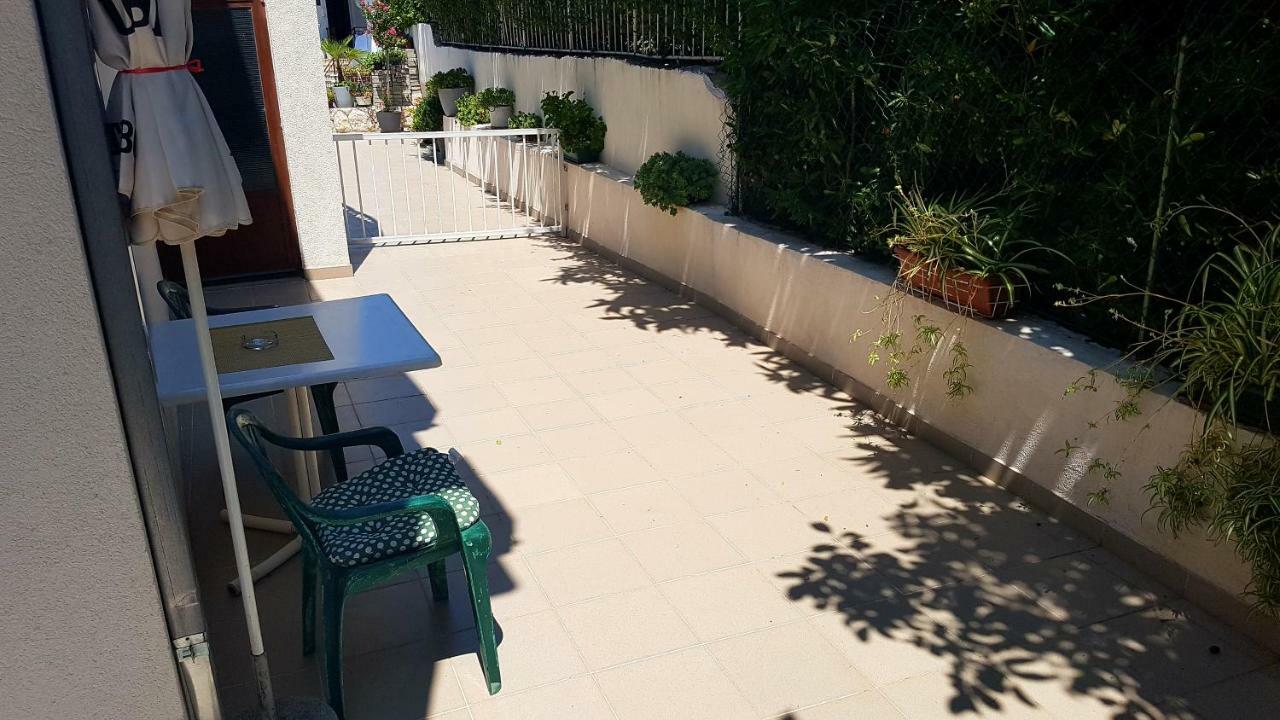 Dinka Guesthouse マカルスカ エクステリア 写真